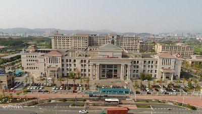 广东医科大学——附属东莞第一医院测温人脸粤康码摆闸项目