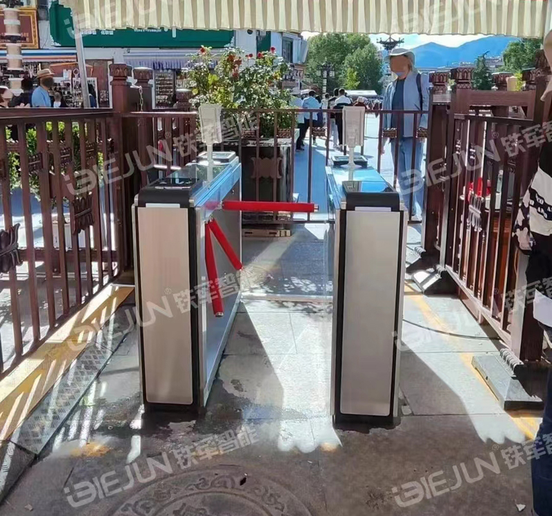 景区选择验票扫码闸机为游客提供便捷舒适的入园方式和实现出入口智能化管理
