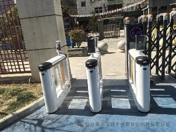 铁军智能闸机厂家为您介绍：校园人行通道闸常见的几款闸机