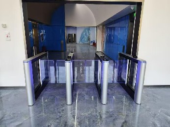 一秒通行，畅滑无忧！揭秘滑雪场全新自助检票闸机“丝滑”入闸