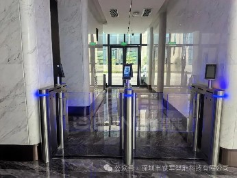 智慧食堂刷卡闸机：员工丢卡、忘带卡如何解决？刷脸吃饭了解一下