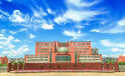 陕西省宝鸡中学——测温人脸识别翼闸项目