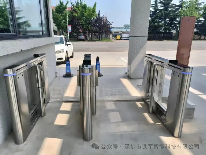 选择人行通道闸生产厂家注意事项