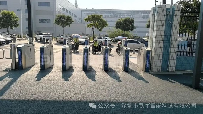 人行通道闸机在生产时应该考虑人员通行的安全性