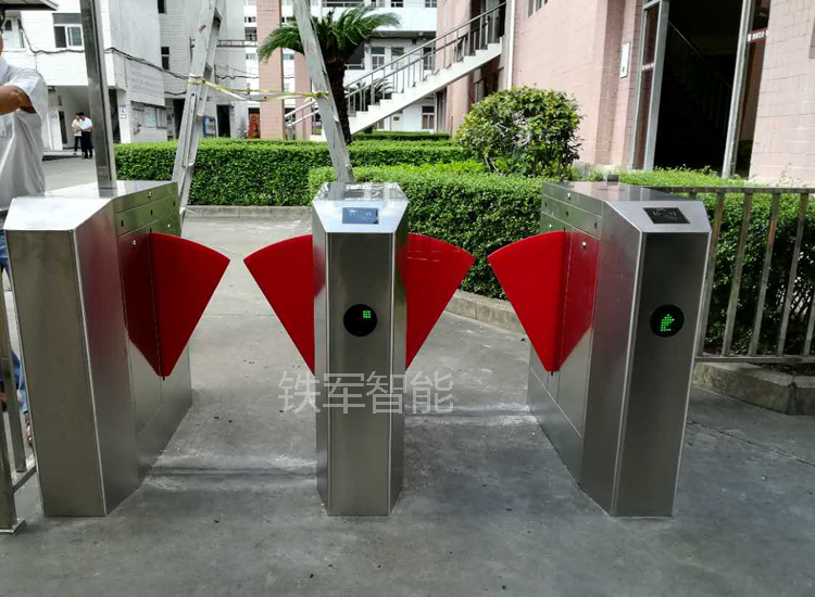 东莞信泰-工厂翼闸速通门