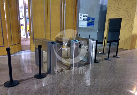 东莞虎门会展中心-三辊闸道闸机工程