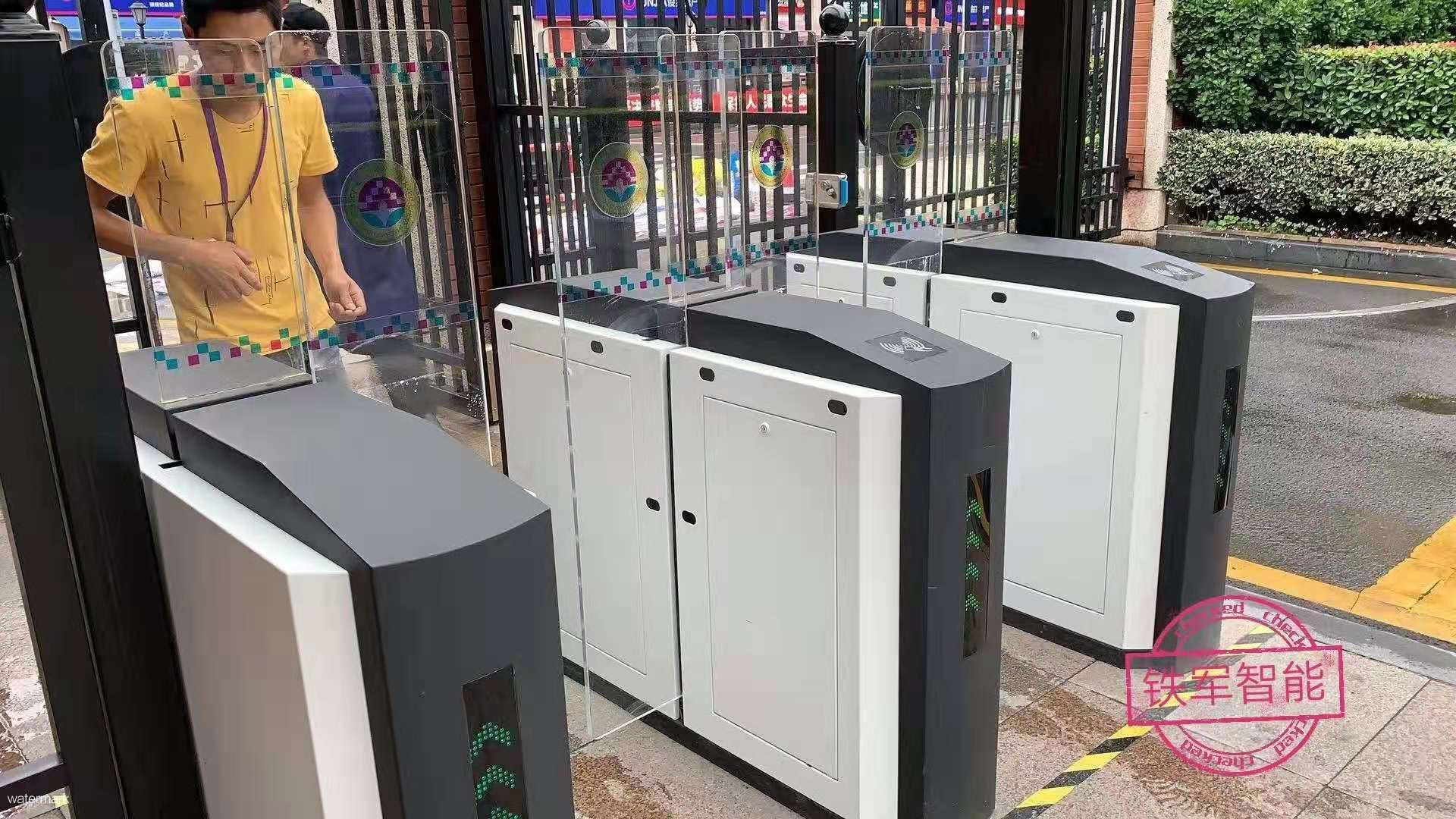康桥国际学校华东校区烤漆平移闸案例