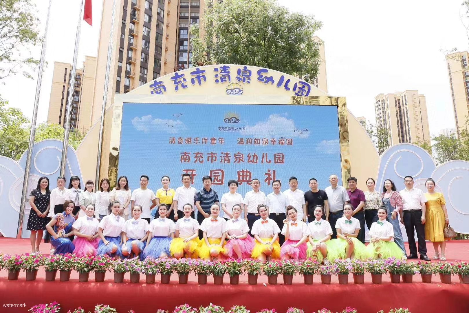 南充清泉幼儿园圆弧翼闸案例