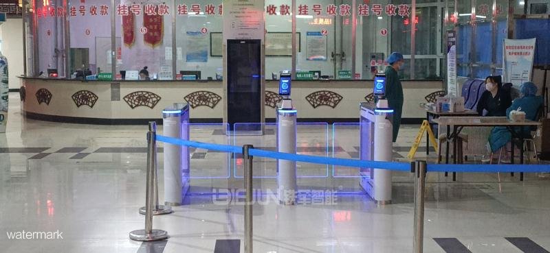 吉林省松原某人民医院测温人脸识别+小摆闸案例