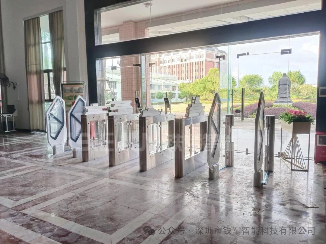校园人脸识别通道闸机的维护和保养介绍