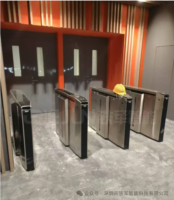 铁军智能闸机厂家分享：人行通道翼闸常见故障及解决方法