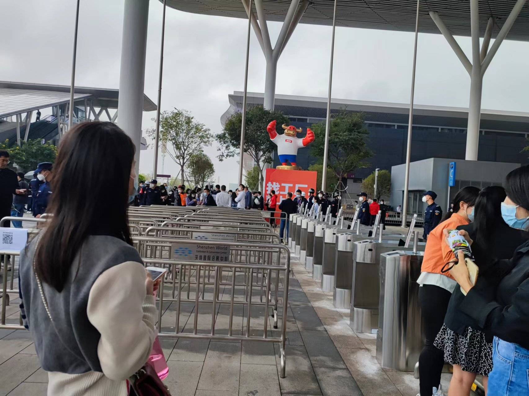 智能人脸识别门禁与传统门禁对比优势何在